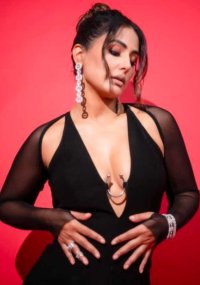 hina_khan 7